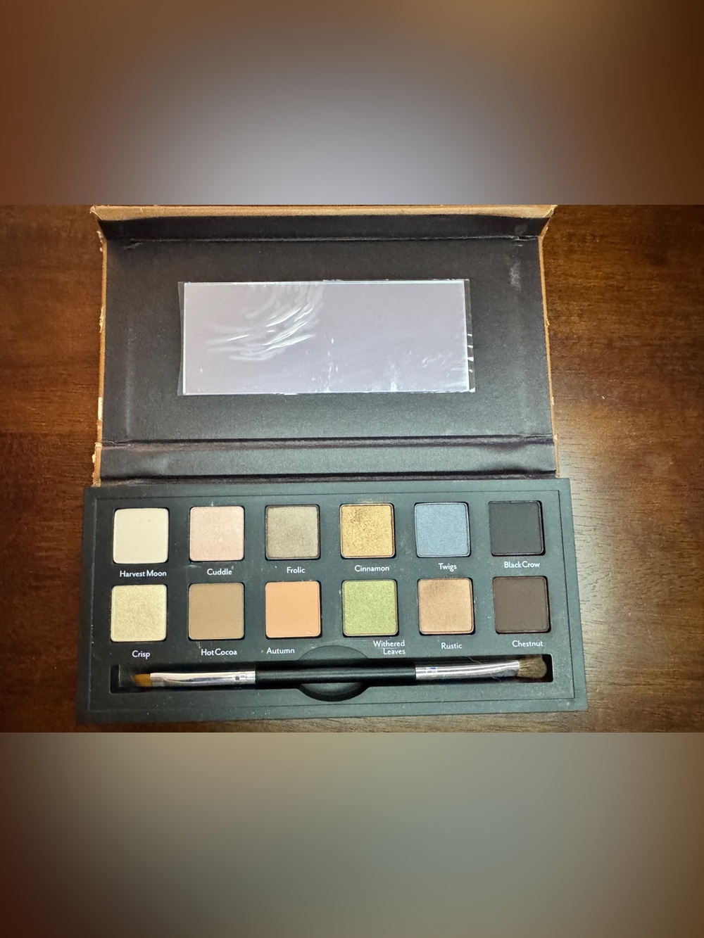 Cargo - Vintage Escape - 12 color eyeshadow palette- NEW